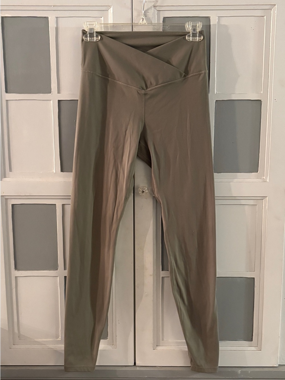 ODODOS Crossover Waist Leggings in Sage Green